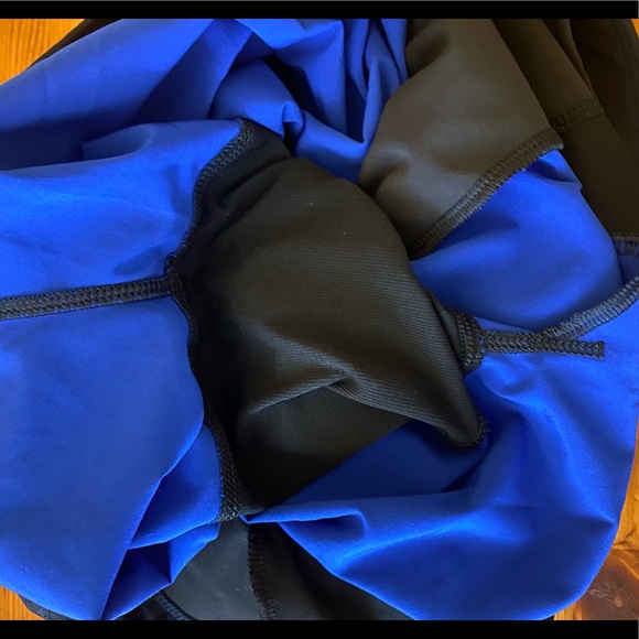 Men's LULULEMON 9.5" Inseam Workout Shorts Medium Blue/Black - Picture 7 of 10